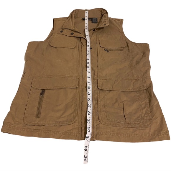 SOLD-Magellan’s Women’s Traveler’s Pocket Vest, size Medium - Picture 4 of 13